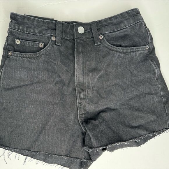 Weekday Rove Shorts size 26 - Picture 2 of 5